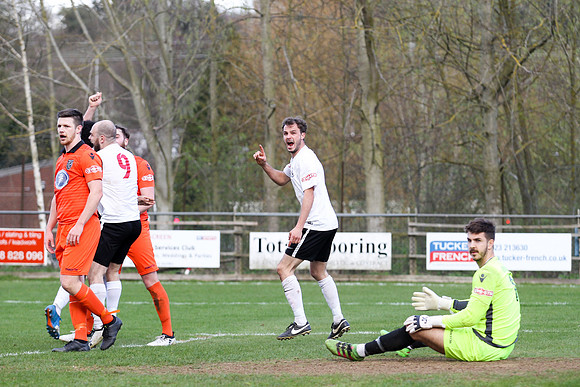 Kings Langley v Merthyr Town - Evo-Stik Southern League Premier