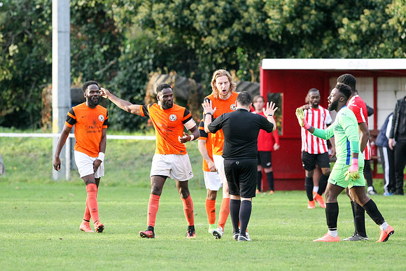 Clapton v Tower Hamlets - Essex Senior League - 28th October 2017