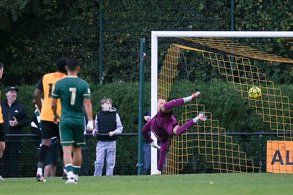 Merstham v Whyteleafe - Ishtmian SE div - 01-11-25