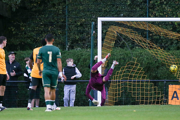 Merstham v Whyteleafe - Ishtmian SE div - 01-11-25