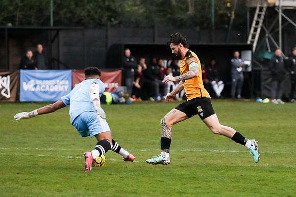 Croydon Ath v Three Bridges - Isthmian SE div - 15-11-25