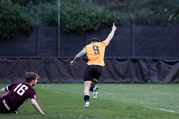 Croydon Ath v Three Bridges - Isthmian SE div - 15-11-25