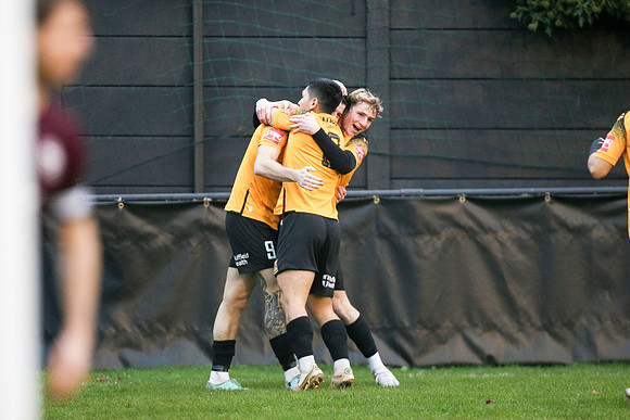 Croydon Ath v Three Bridges - Isthmian SE div - 15-11-25