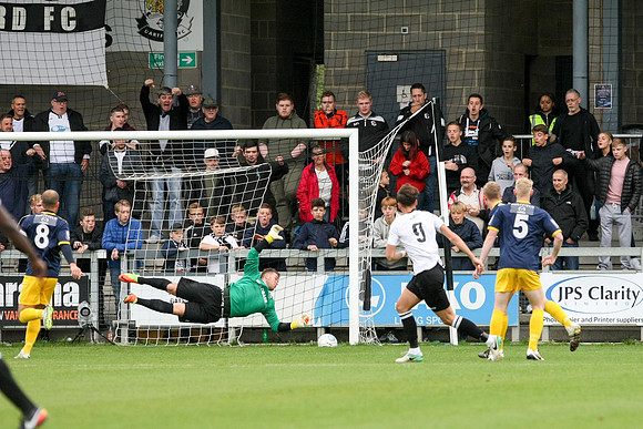 Dartford v Bognor Regis Town - Vanarama National League South -