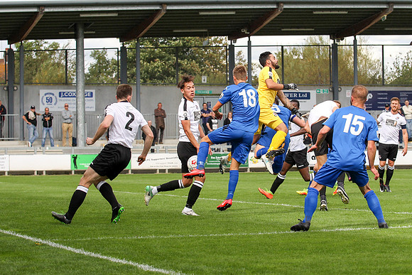 Dartford v Chippenham Town - Vanarama National League South - 9t