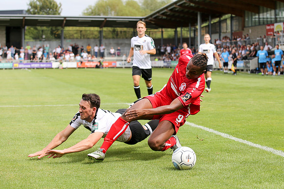 Dartford v Hemel Hempstead - Vanarama National League South - 11