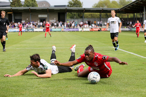 Dartford v Hemel Hempstead - Vanarama National League South - 11