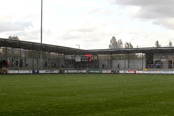 Dartford v Chippenham Town - Vanarama National League South - 9t