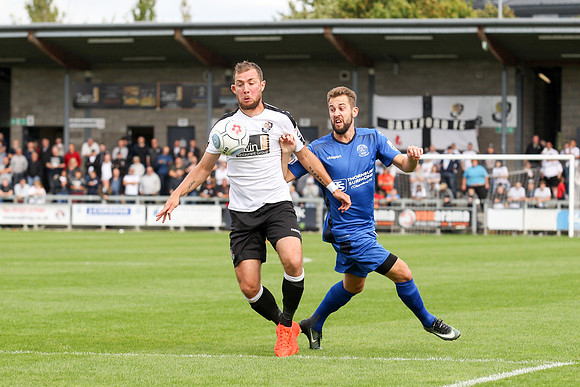 Dartford v Chippenham Town - Vanarama National League South - 9t