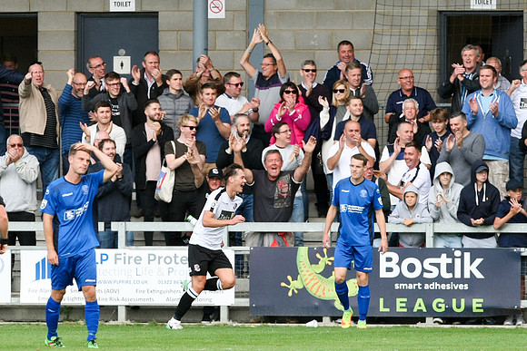 Dartford v Chippenham Town - Vanarama National League South - 9t
