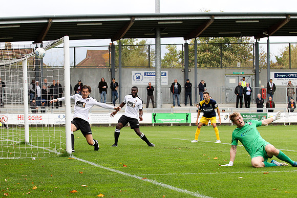 Dartford v Bognor Regis Town - Vanarama National League South -