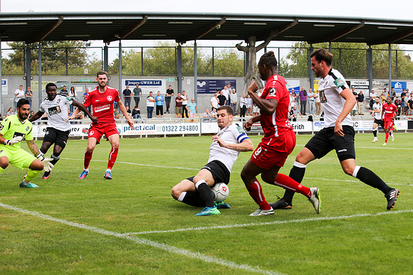Dartford v Hemel Hempstead - Vanarama National League South - 11