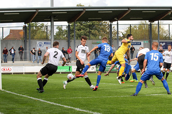 Dartford v Chippenham Town - Vanarama National League South - 9t