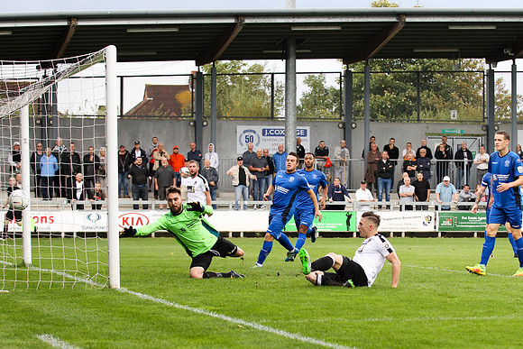 Dartford v Chippenham Town - Vanarama National League South - 9th September 2017