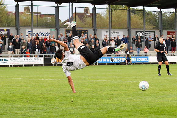 Dartford v Chippenham Town - Vanarama National League South - 9th September 2017
