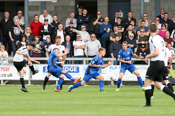 Dartford v Chippenham Town - Vanarama National League South - 9t