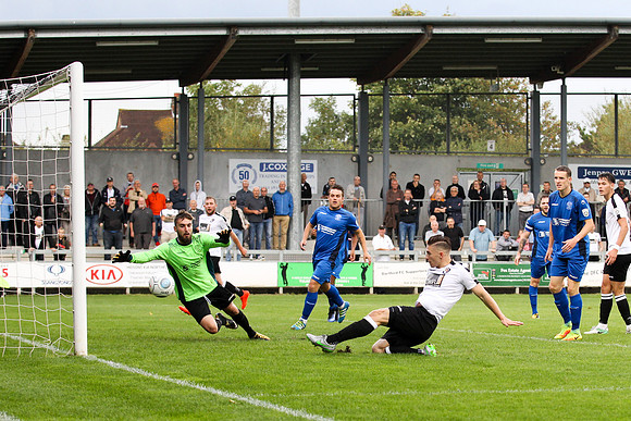 Dartford v Chippenham Town - Vanarama National League South - 9th September 2017