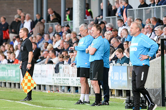 Dartford v Chippenham Town - Vanarama National League South - 9t