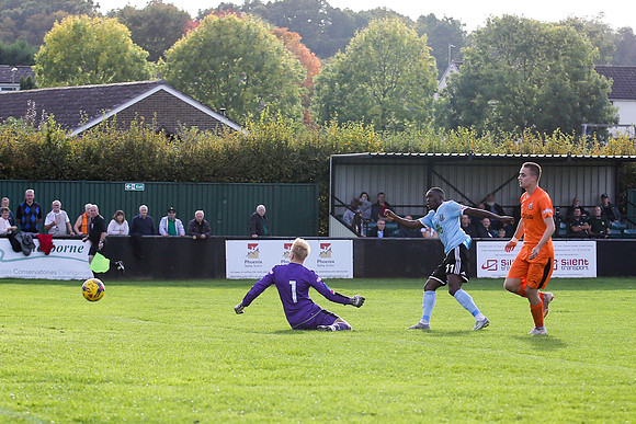 Hartley Wintney v Hendon - Evo-Stik League South Premier South -