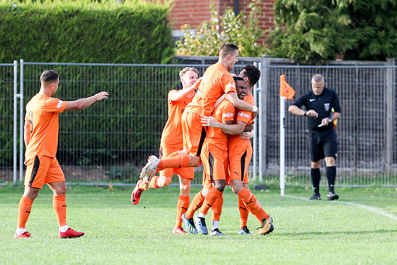 Hartley Wintney v Hendon - Evo-Stik League South Premier South -