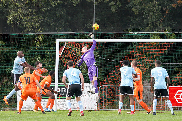 Hartley Wintney v Hendon - Evo-Stik League South Premier South -