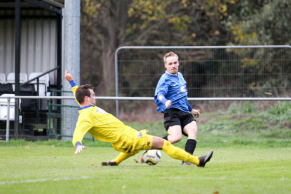 Colliers Wood United v Epsom & Ewell Combined Counties League Premier Division 28/11/15