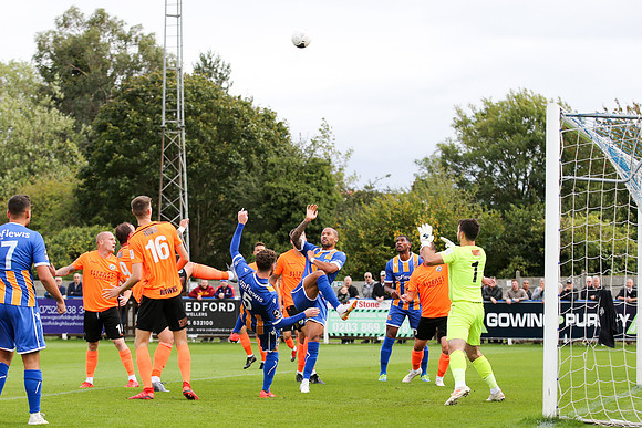 Wealdstone v Havant & Waterlooville - Vanarama National League S