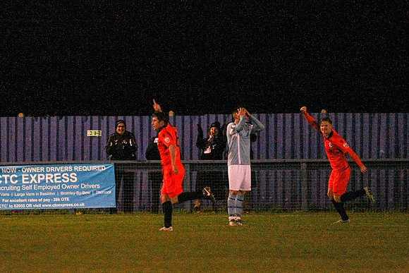Brentwood Town v Dartford - FA Trophy 3rd Qualifying round - 25th November 2017