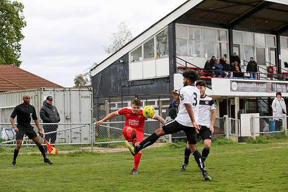 Molesey v Northwood - Bostik League South Central division - 27t