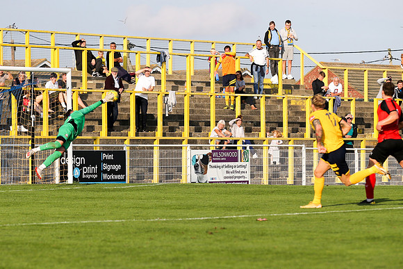 Canvey Island v Coggeshall Town - FA Trophy - 25th September 202