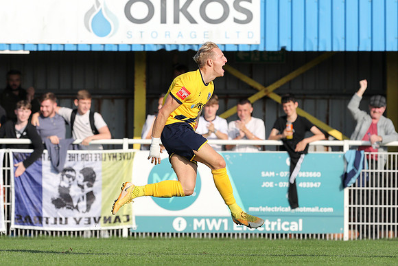 Canvey Island v Coggeshall Town - FA Trophy - 25th September 2021