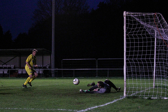 Colliers Wood United v Epsom & Ewell Combined Counties League Premier Division 28/11/15