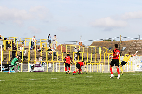 Canvey Island v Coggeshall Town - FA Trophy - 25th September 202