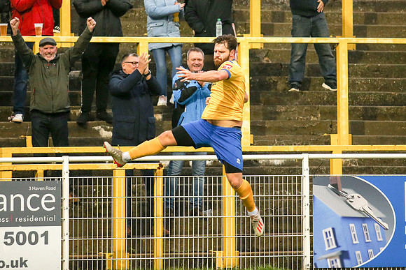Canvey Island v Bishops Stortford - Isthmian League Premier Divi