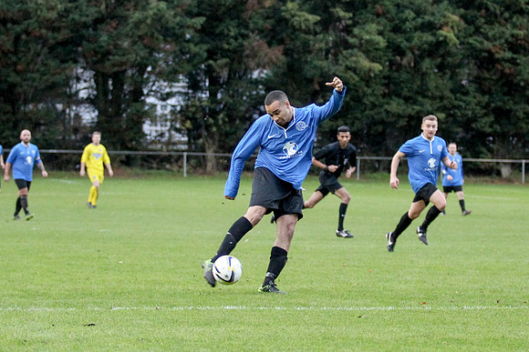 Colliers Wood United v Epsom & Ewell Combined Counties League Premier Division 28/11/15
