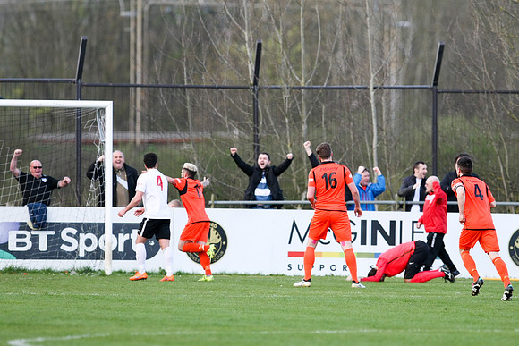 Kings Langley v Merthyr Town - Evo-Stik Southern League Premier