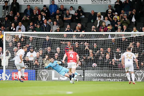 Bromley v Morecambe - League 2 - 18-04-25