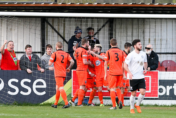 Kings Langley v Merthyr Town - Evo-Stik Southern League Premier