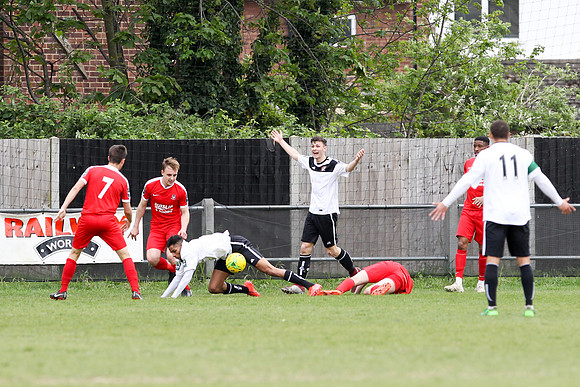 Molesey v Northwood - Bostik League South Central division - 27t