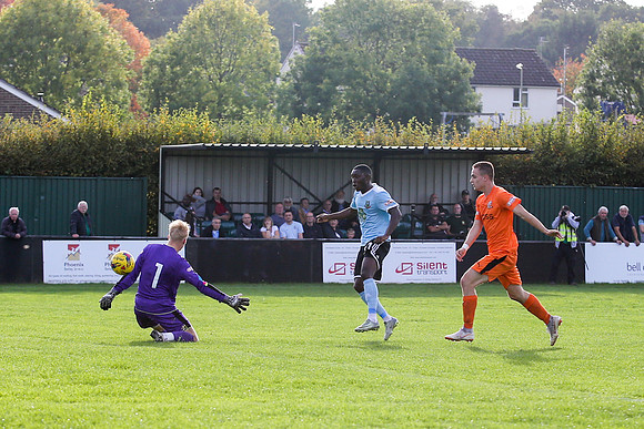 Hartley Wintney v Hendon - Evo-Stik League South Premier South -