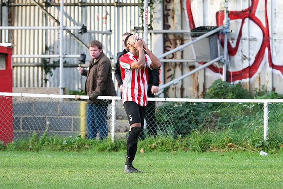 Clapton v Tower Hamlets - Essex Senior League - 28th October 2017