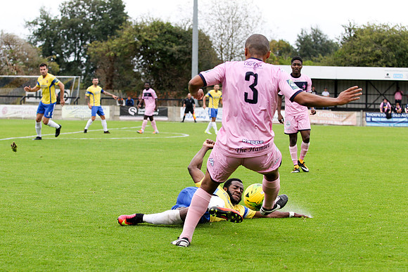 Staines Town v Dulwich Hamlet - Bostik League Premier Division - 14th October 2017