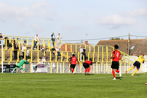 Canvey Island v Coggeshall Town - FA Trophy - 25th September 202