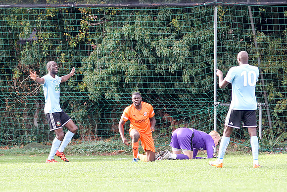 Hartley Wintney v Hendon - Evo-Stik League South Premier South - 13th October 2018