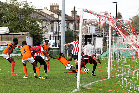 Clapton v Tower Hamlets - Essex Senior League - 28th October 2017