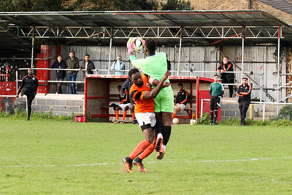Clapton v Tower Hamlets - Essex Senior League - 28th October 2017