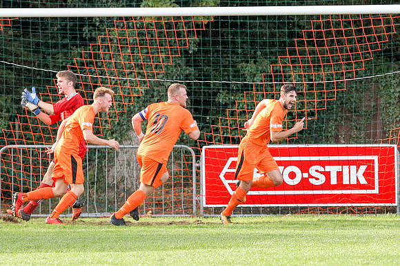 Hartley Wintney v Hendon - Evo-Stik League South Premier South - 13th October 2018