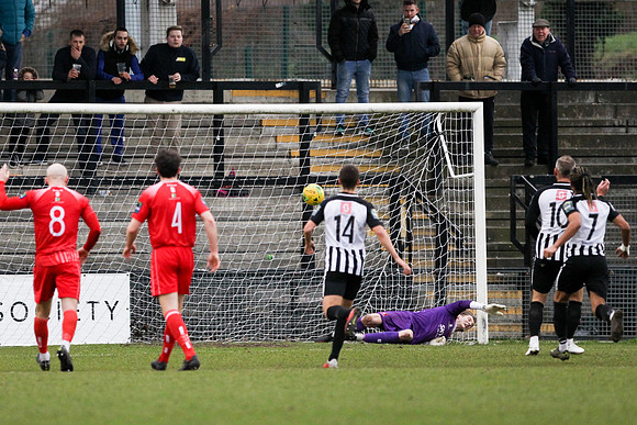 Tooting & Mitcham Utd v Hayes & Yeading Utd - Bostik League Sout