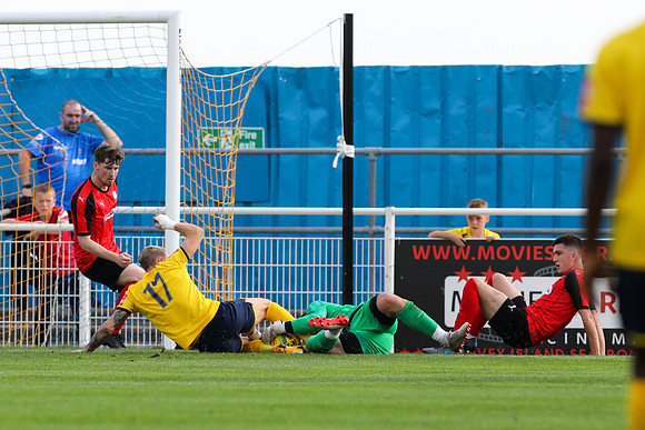Canvey Island v Coggeshall Town - FA Trophy - 25th September 202