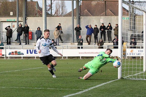 Dartford v Poole Town - Vanarama National League South - 03/12/2
